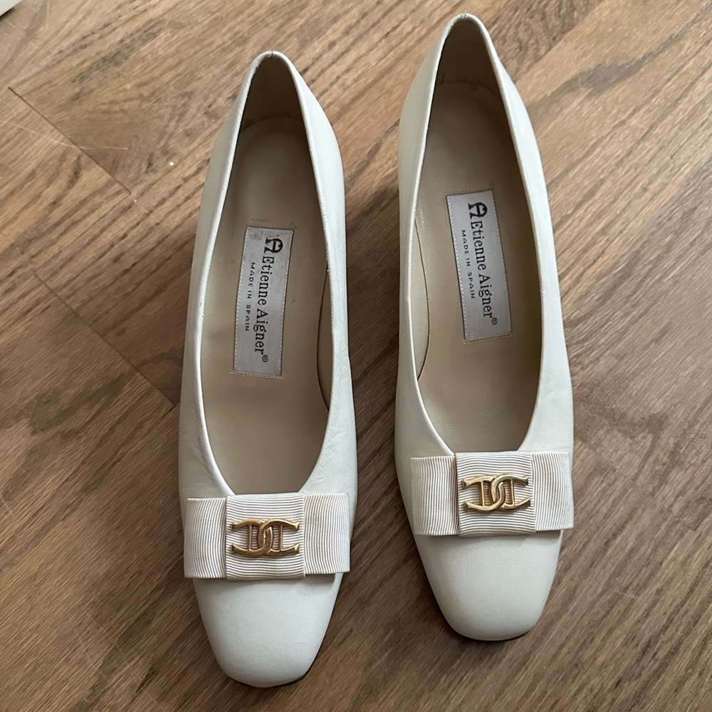 Vintage soft white etienne aigner shoes